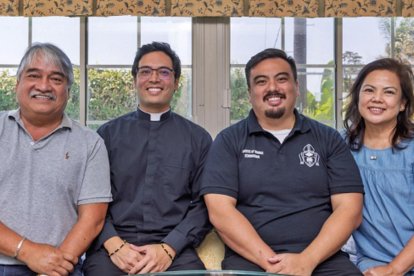La familia Ang, al completo: de izquierda a derecha en la foto, Frankie (padre), Travis (hermano mayor), Francis (hermano menor) y Margot (madre).