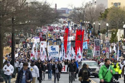 Miles de personas recorrieron Washington en una multitudinaria marcha provida