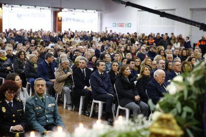 Cientos de personas asistieron al funeral en Adamuz