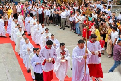 Fieles de la parroquia de San José en Vietnam, inaugurada el pasado enero de 2025.