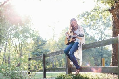 "La Biblia recuerda que la existencia no es un azar solitario, sino un camino sostenido por el Señor".