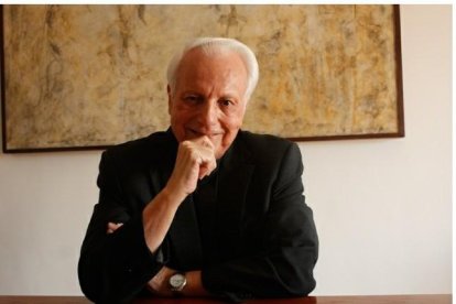 Antonio Gil celebra seis décadas de ministerio sacerdotal y más de medio siglo dedicado a la comunicación.