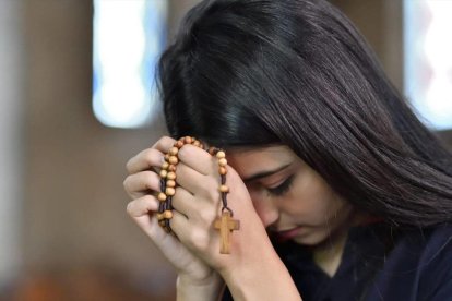 Los adolescentes pueden encontrar en el Rosario un ancla en medio de una sociedad turbulenta.