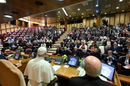 El Papa león XIV se dirige a unos 200 líderes de movimientos eclesiales y nuevas comunidades
