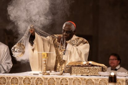 "No basta con transmitir los fundamentos de la fe, debemos permitir que Cristo nos transforme", dice el cardenal a los sacerdotes.