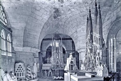 Tras su muerte, en el taller de Gaudí quedaron bocetos y maquetas.
