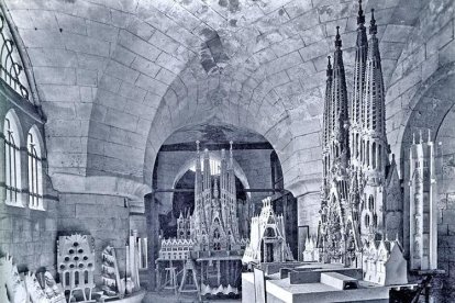 Tras su muerte, en el taller de Gaudí quedaron bocetos y maquetas.