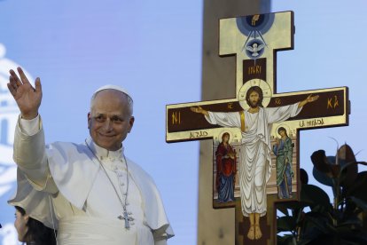 El Papa estuvo en todo momento arropado por católicos entusiastas y esperanzados, ya fuera en Madrid, Barcelona o Canarias.