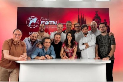 Todo el equipo que hizo posible la retransmisión del viaje de León XIV a España con Gonzalo Bans, Paola Arriaza y Joaquín González