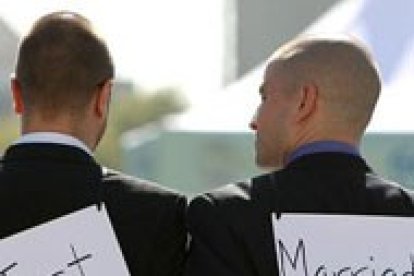 Reconocen menos orientación a la familia entre homosexuales