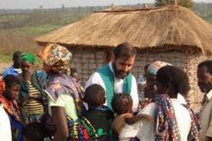 La evangelización implica proponer la fe, con comunidad y testimonio