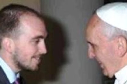Santiago Pérez Camino con el Papa Francisco, gran aficionado al fútbol
