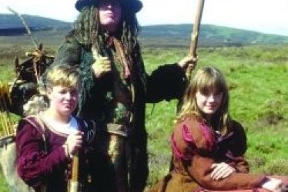 Scrubb, Jill y su peculiar guía son los protagonistas de La Silla de Plata -foto de la versión de 1990 de la BBC