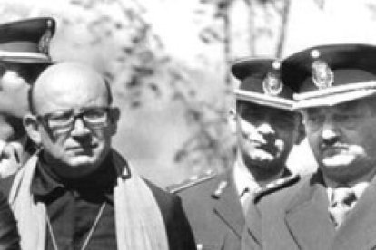 El obispo Angelelli, asesinado en 1976, cuando investigaba el asesinato de otros sacerdotes