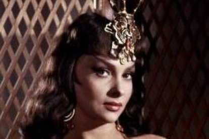 Gina Lollobrigida, como Reina de Saba - en la película es una tentadora, pero en la Biblia es una extranjera que admira la ética del Dios de Israel