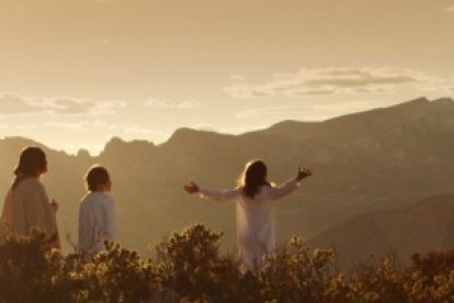 Tierra de María empieza con el origen de todo - Dios y el hombre en el Edén... y enlaza con las preguntas de hoy