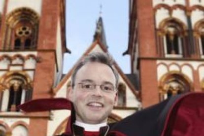 Franz Peter, el obispo de Limburg, estará apartado del gobierno de la diócesis, al menos temporalmente