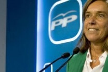 La Ministra española de Sanidad e Igualdad, Ana Mato, no parece haber leído el libro de la periodista católica Costanza Miriano