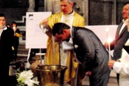 Bautizo en la Parroquia de la Paz, en Amiens, Francia