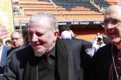 Kiko Argüello con el arzobispo Carlos Osoro, quien presidió la liturgia de la Palabra