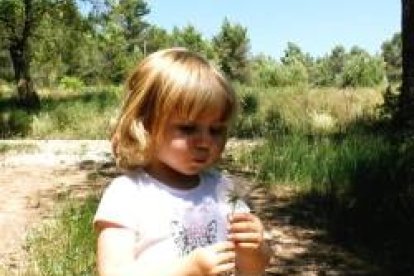 La película flashes de 50 testimonios reales, y la imagen conductora de los niños, símbolo de confianza y entrega