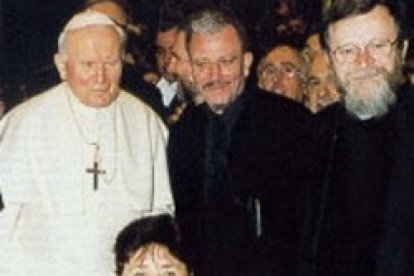 Juan Pablo II con los iniciadores del Camino - Kiko Argüello, Carmen Hernández y el padre Pezzi