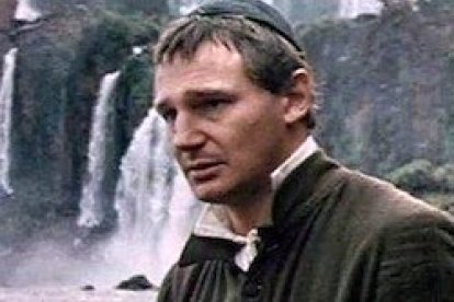 Liam Neeson acompañó a Robert de Niro y Jeremy Irons hasta las Reducciones jesuíticas.