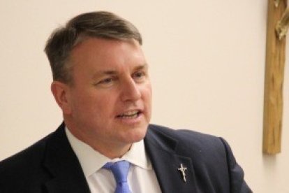Joseph Pearce recorrió un duro camino espiritual del odio racial y nacionalista a la fe católica que ama a todos