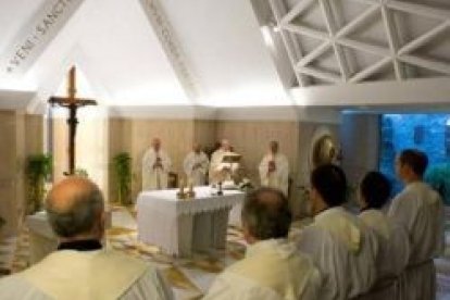 El Papa Francisco predica en las misas matutinas en la residencia Santa Marta