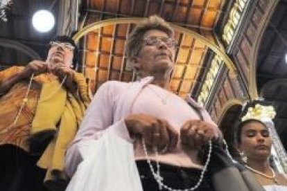 En Costa Rica aumenta el número de católicos no practicantes, pero sigue siendo un país muy religioso