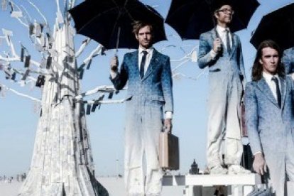 El festival Burning Man del desierto de Nevada, que atraía sólo hippies, retro-hippies y artistas ahora atrae a los potentados de Internet por su ideario new age