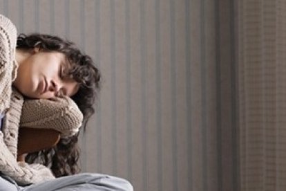 Las mujeres tienden a suicidarse con fármacos, los hombres con actos violentos... la religiosidad católica parece proteger más del suicidio