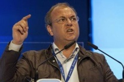 José Antonio Morago, presidente de Extremadura, del PP, a favor de la ley de aborto de Zapatero, recibirá un premio del Orgullo Gay