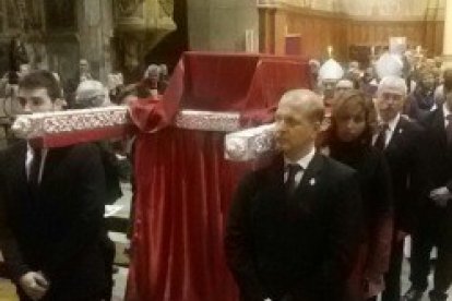 El traslado de los restos del beato Samsó en la basílica de Santa María de Mataró