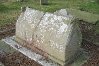 Tumba de San Tighernach de Clones.