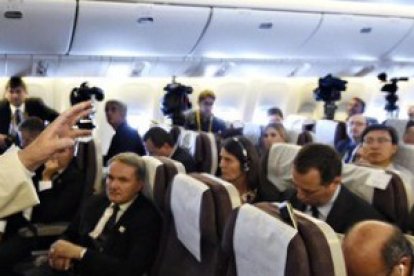 Los periodistas, volviendo de Sarajevo, preguntaron sobre Medjugorje y las adicciones al ordenador y las pantallas