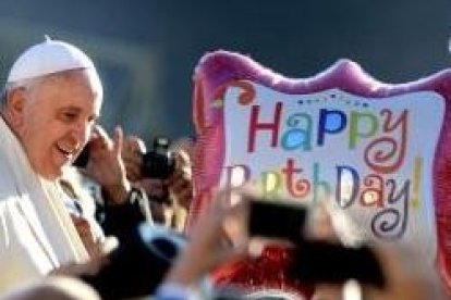 Muchos peregrinos acudieron a la audiencia del 17 de diciembre, cuando Francisco celebra su cumpleaños