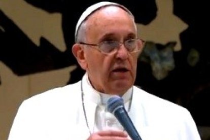El Papa Francisco, quizá para aclarar malentendido, ha insistido en el valor de las familias numerosas y ha negado que tener hijos sea una causa de pobreza para un país