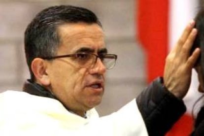 El padre Luis Escobar, exorcista oficial de la diócesis de Rancagua -Chile- ha cumplido un primer año intenso en este ministerio atendiendo unas mil personas