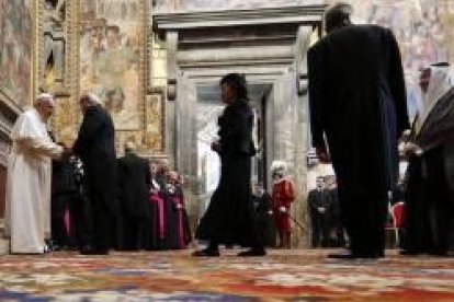 El Papa Francisco en una recepción de embajadores en la Sala Clementina