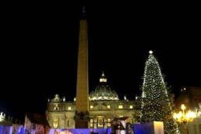 El belén y el abeto de la Plaza de San Pedro de 2014 - con elementos de toda Italia