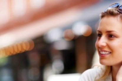 Las rubias guapas y los hipsters con gafa de pasta también acuden a los sitios de citas online para buscar una buena pareja cristiana