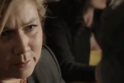 Romina Power interpreta a Italia en nuestros días, que vuelve al Codevigo. El papel de Italia en 1945 lo interpreta Gloria Rizzato.