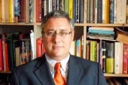 Carlos A. Marmelada explica en El Dios de los Ateos que los filósofos ateos clásicos hablan del dios hegeliano, no del cristiano