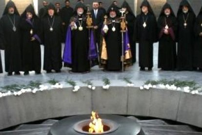 Encuentro de oración de los obispos armenios ante la Llama de los Mártires en Ereván