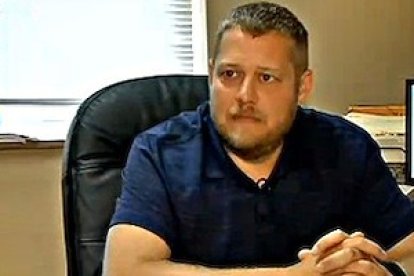 Casey Davis asume que puede acabar en la cárcel por negarse a expedir licencias matrimoniales para parejas del mismo sexo.