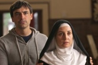 Jorge Dorado y la actriz Marian Álvarez en el rodaje de la producción de Televisión Española sobre Santa Teresa