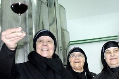 El vino de las evaristianas gana cada día en calidad: enología al servicio de los más necesitados.