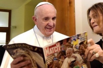 Francisco con Caroline Pigozzi, autora de la entrevista.