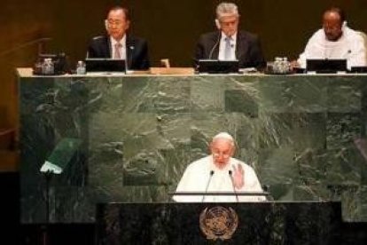 El Papa Francisco leyó un largo discurso en español, mencionando temas de la encíclica Laudato Si